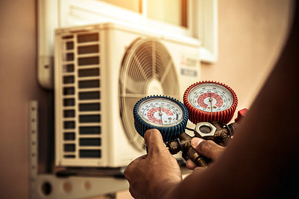 Professional Hvac technician working in Andrews, IN